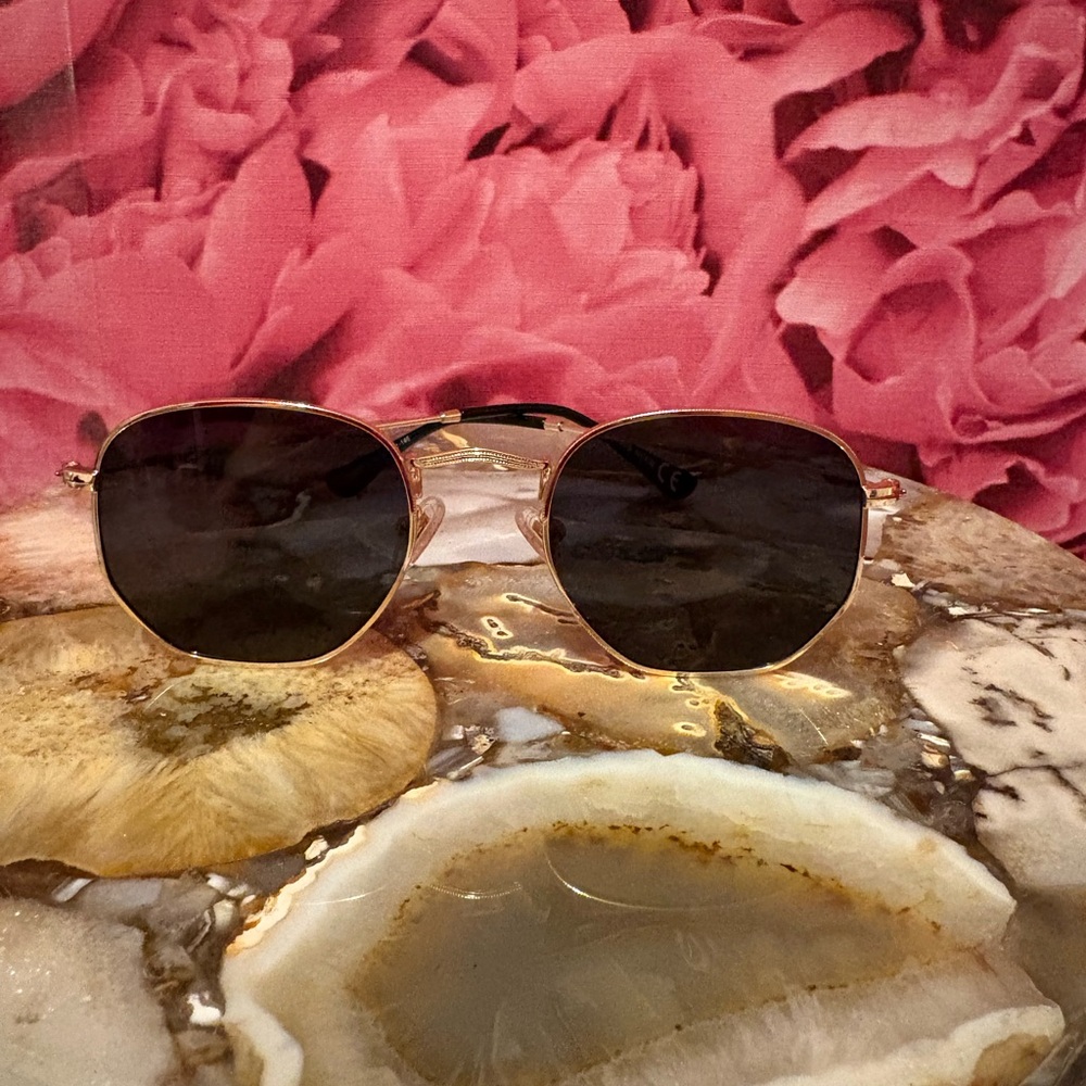 Stylish Gold Sunglasses